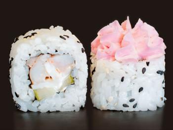 Ролл с креветкой и кальмаром